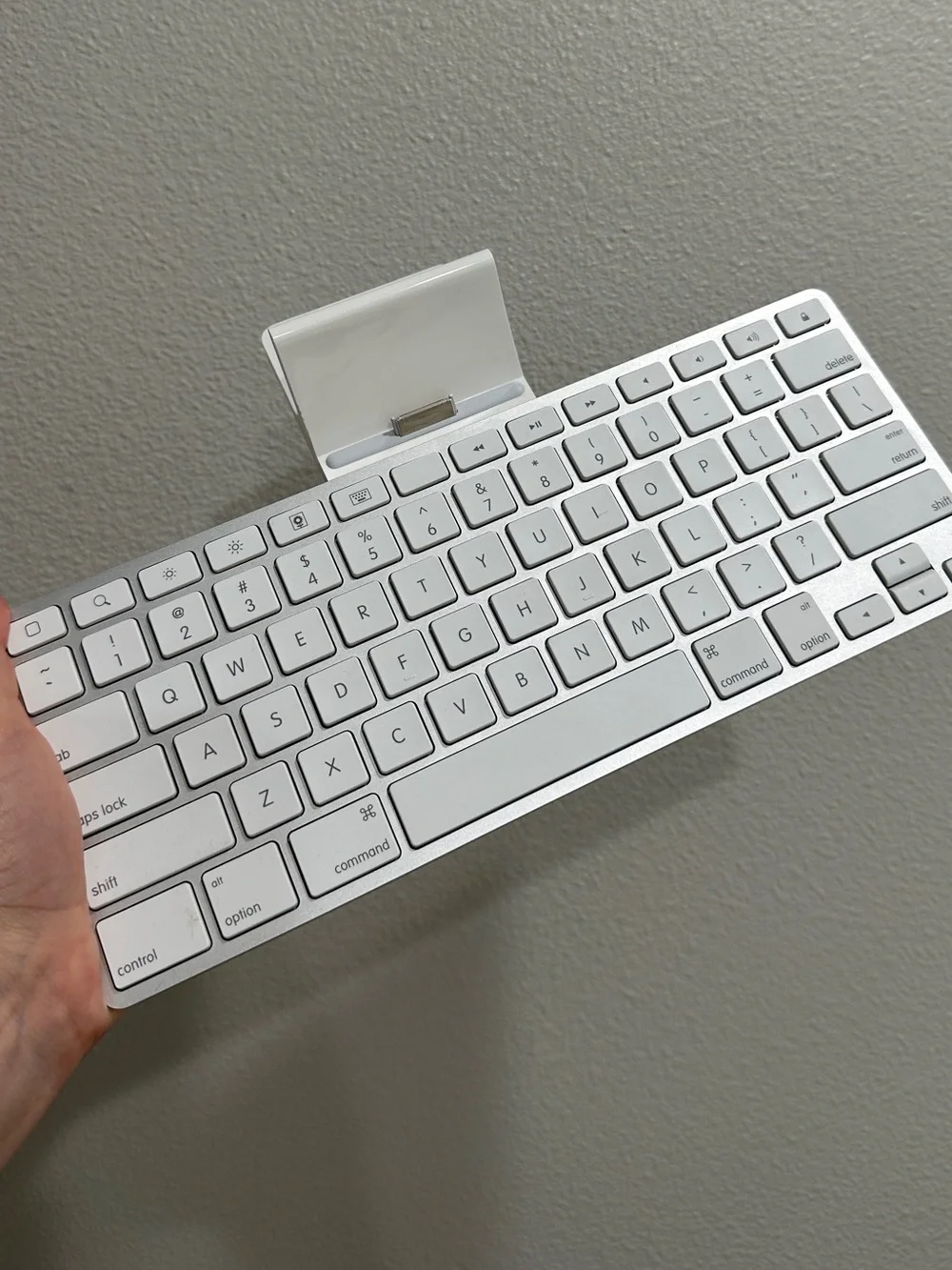 Apple White iPad Keyboard Dock - Slim Typing Accessory